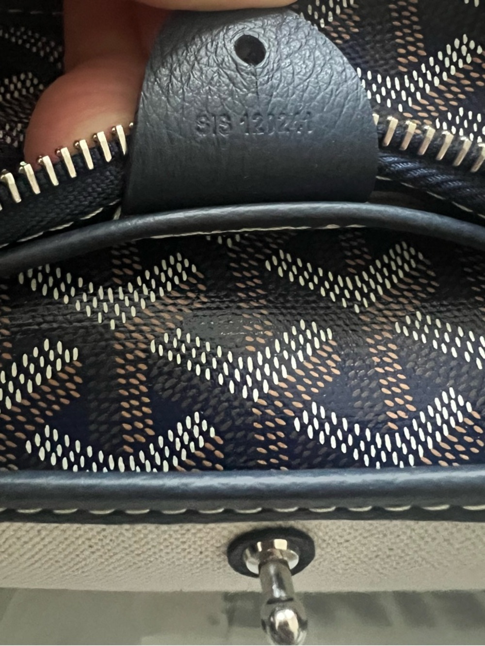 Goyard Artois MM Marine - Picture 5 of 9